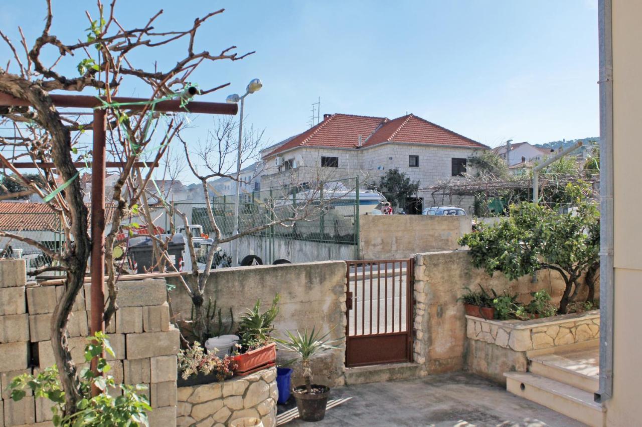Apartments With A Parking Space Supetar, Brac - 6037 外观 照片